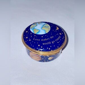 Halcyon Days CUSTOM LOVE MAKES THE WORLD GO ROUND ENAMEL MUSIC BOX VGC